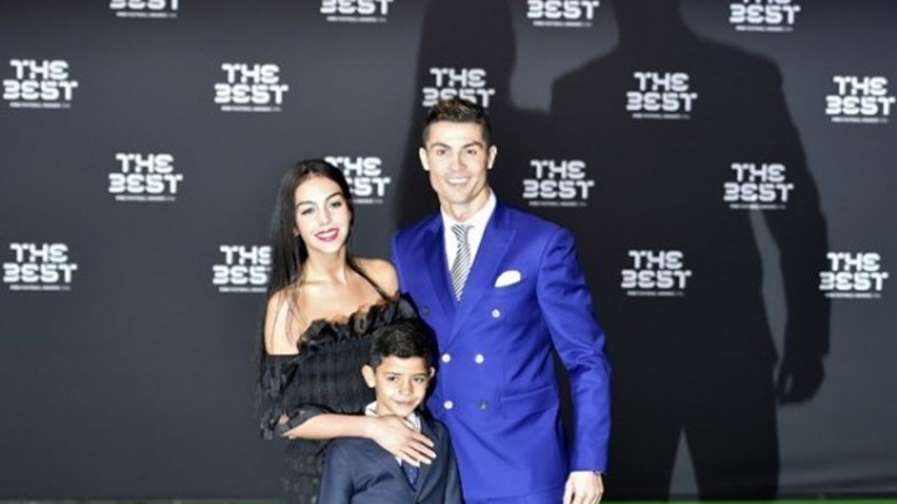 Dünya, Ronaldo'nun sevgilisi konuşuyor