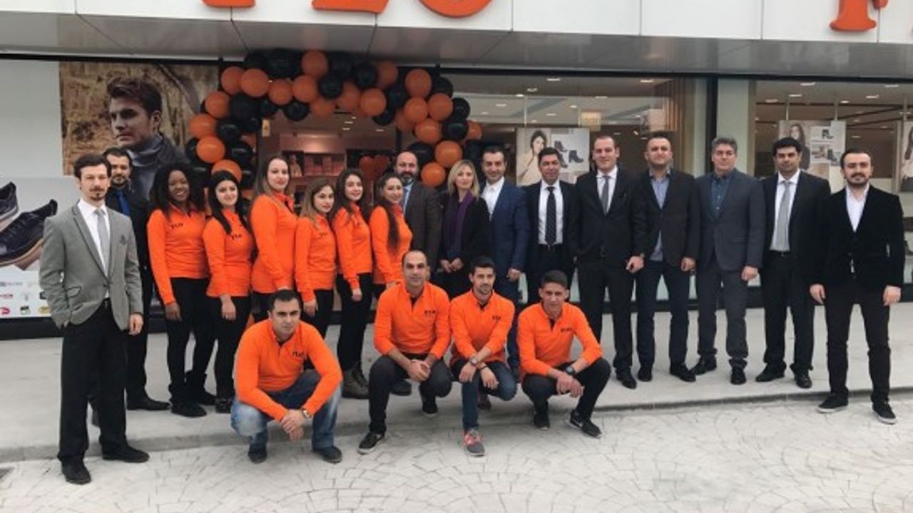 FLO Kıbrıs’ta ilk mağazasını Girne Park’ta açtı