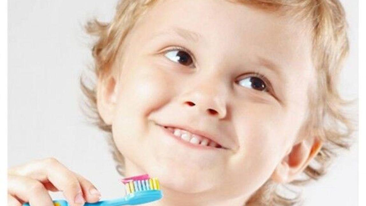 Süt Dişlerinin Çıkma ve Düşme Zamanları