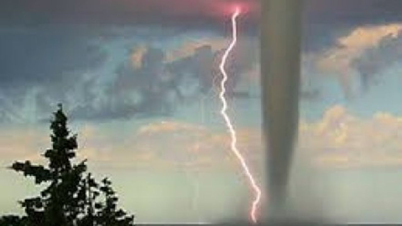 Tarih Boyunca Bilinen En Dehşet 7 Fırtına