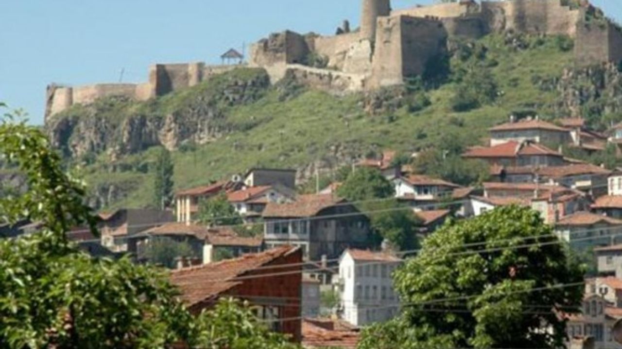 Belediye hoparlöründen porno yayını