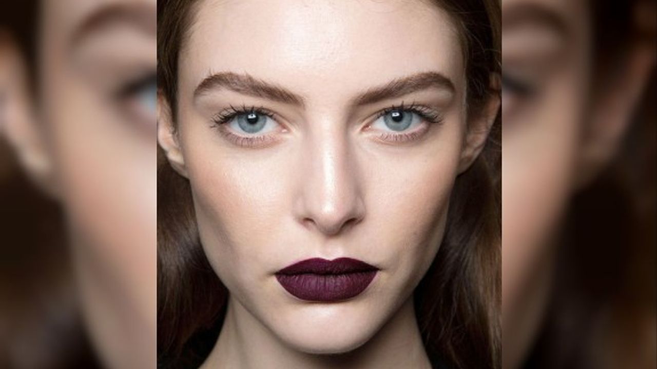 Koyu Renk Ruj Sürme Teknikleri