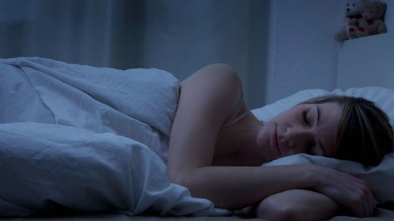 Gece uyandığınızda asla yapmamanız gereken 6 şey