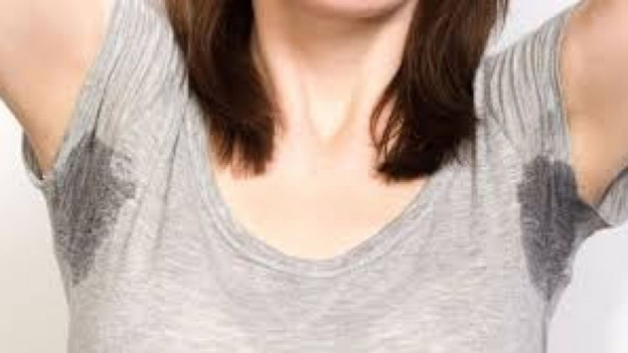 Kıyafetlerdeki Çıkmayan Ter Kokusunu Yok Etmek 5 Yol