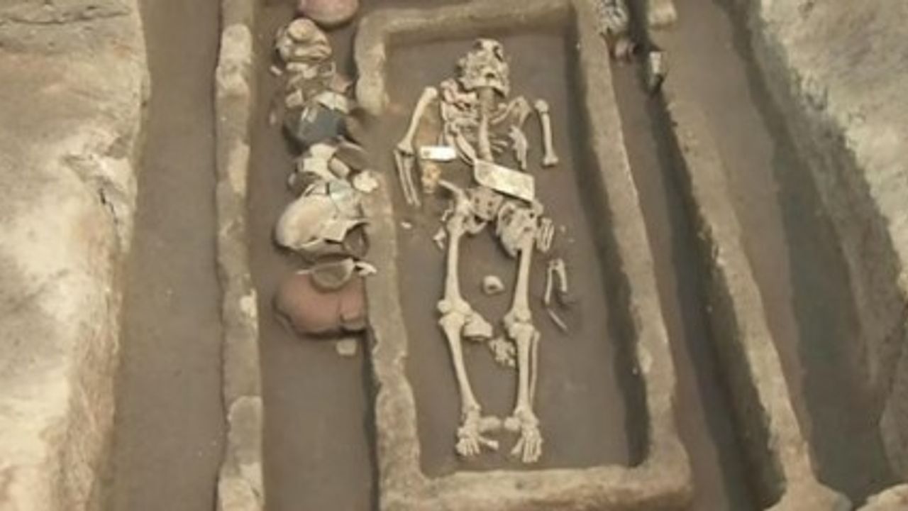 Çin'de 5 bin yıllık "dev insan" iskeletleri