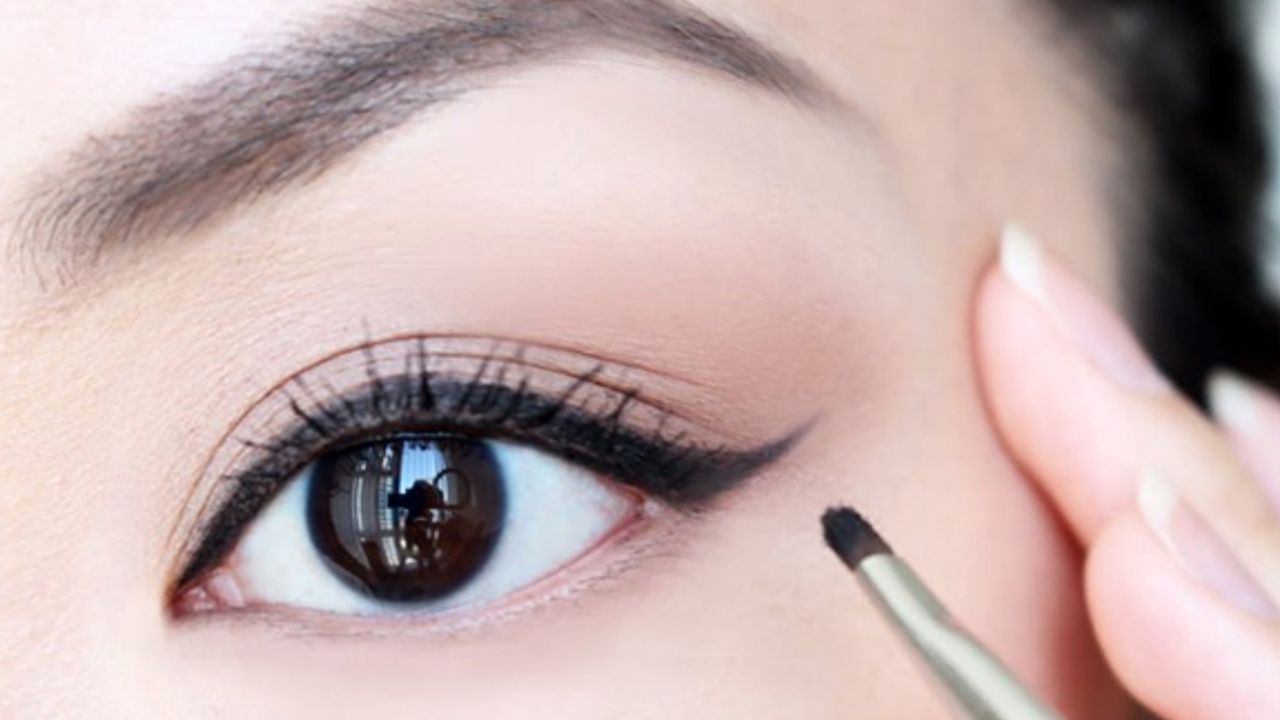 Eyeliner'ın kötü görünmesinin 6 nedeni