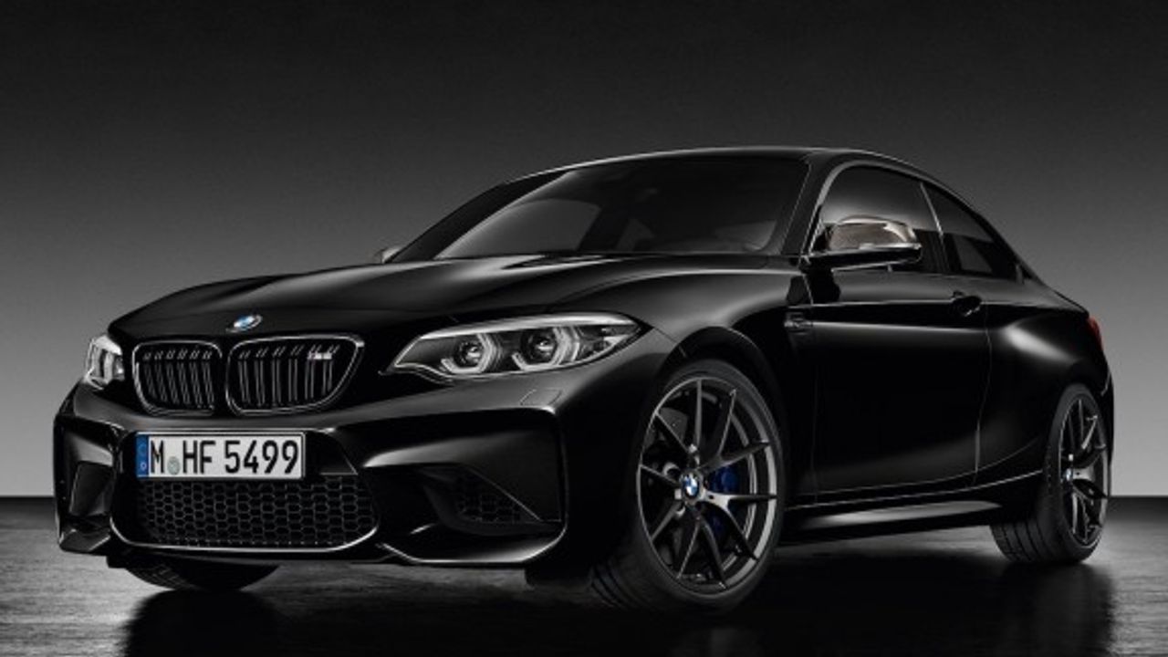 BMW M2'ye simsiyah bir özel seri