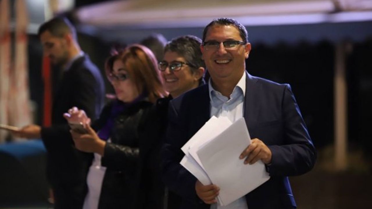 Görevden alma ve atamalara devam