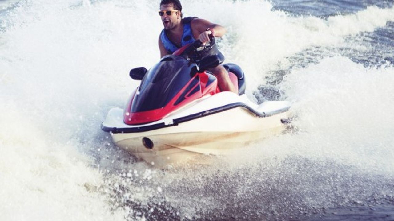 Jet ski meraklıları korku salıyor