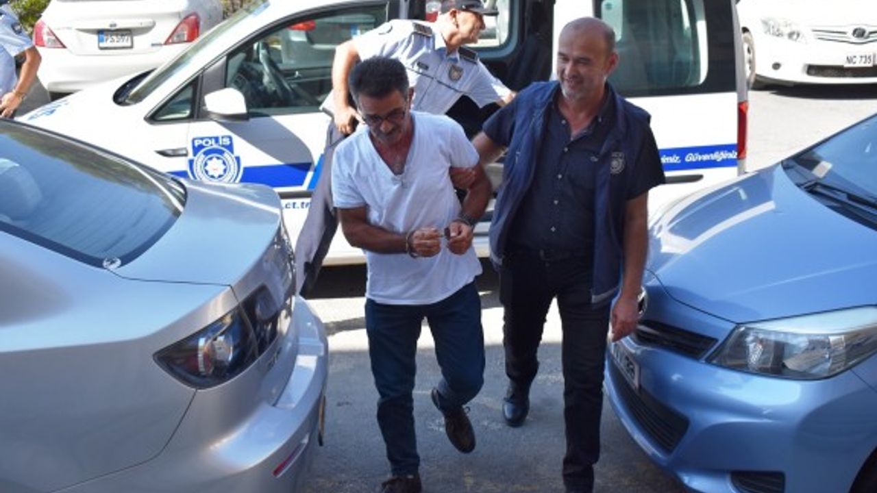 Evinde 9 parça eski eser bulundu