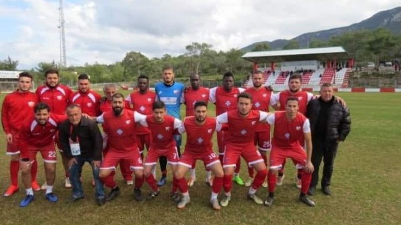 Zirvede at başı yarış sürüyor