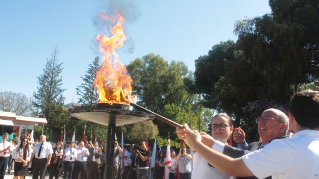 Gençlik ateşi Atatürk Anıtı'nda yakıldı