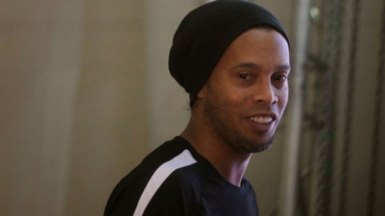 Ronaldinho'nun başı borçlarıyla dertte