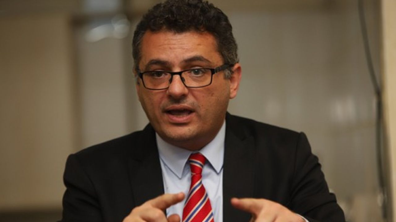 Tufan Erhürman'dan hükümete protokol eleştirisi