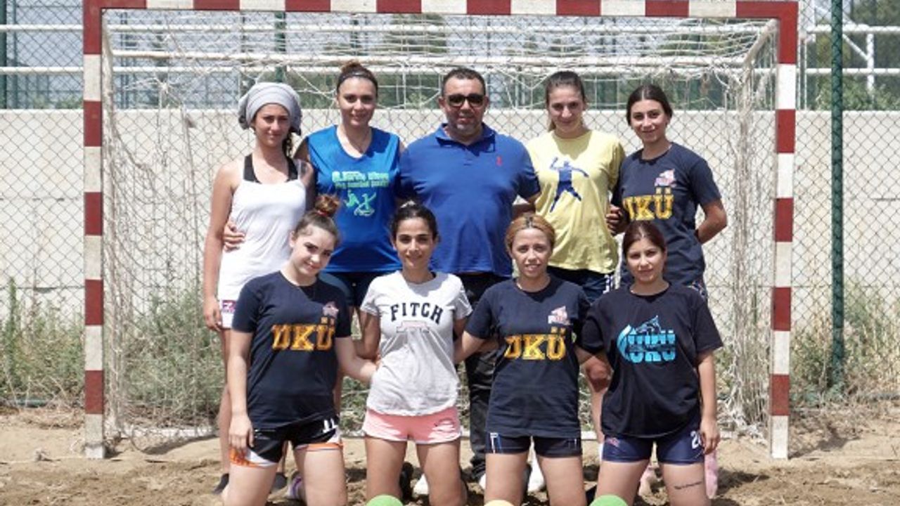 UKÜ kadın hentbolcuları, Hırvatistan’a mücadele edecek