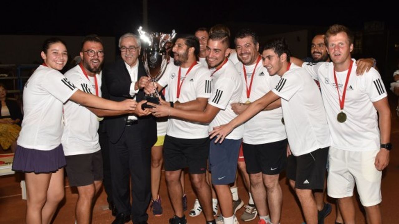 Akıncı: Tenis hak ettiği yeri almalı