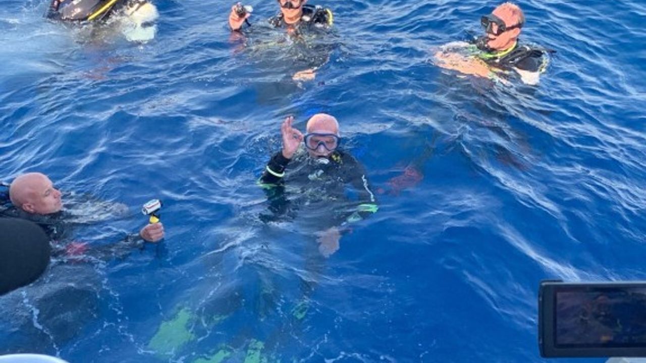 96 yaşındaki dalgıç Kıbrıs'ta rekor kırdı