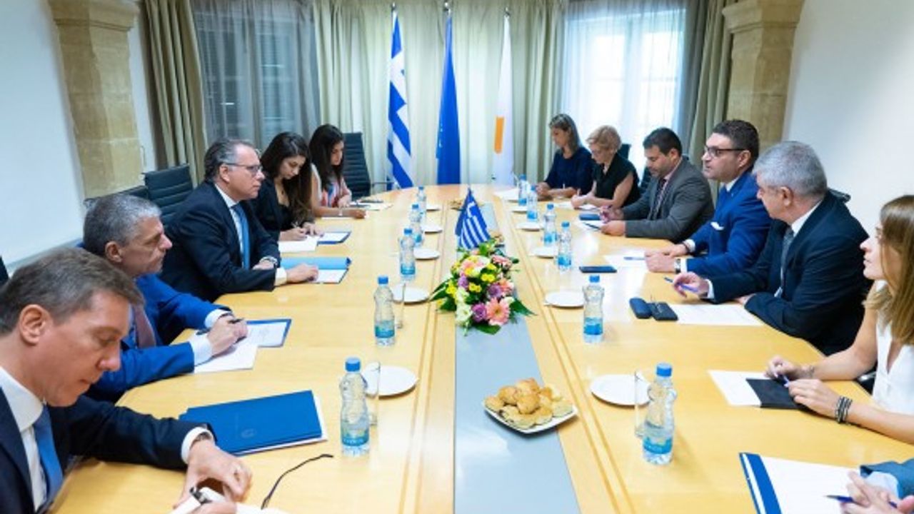 Güney Kıbrıs ile Yunanistan göç konusunda koordineli çalışacak