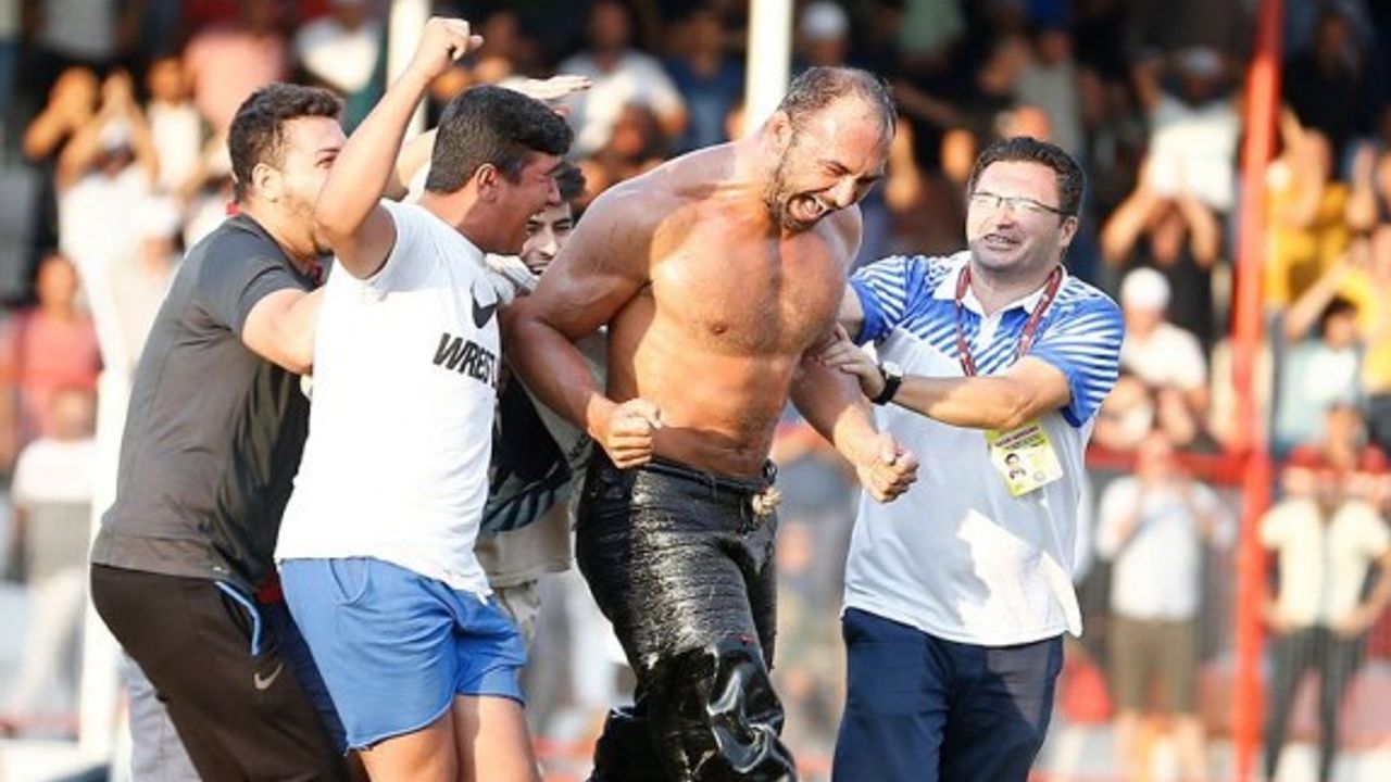 Kırkpınar'dan sonra Elmalı'da da Ali Gürbüz başpehlivan oldu