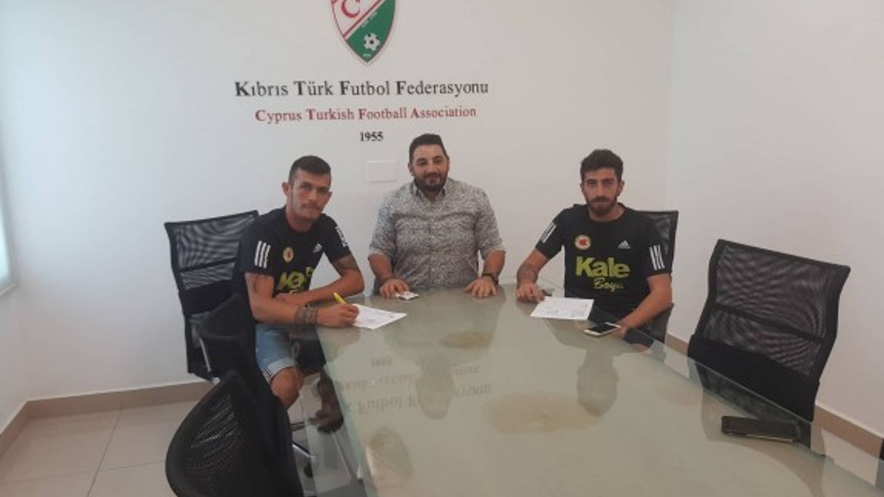 Mesarya'da imza şov sürüyor