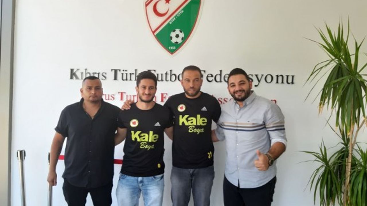 Mesarya'da yıldızların imzaları sürüyor