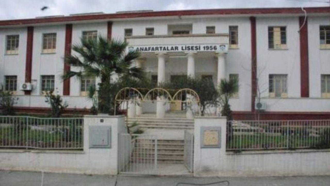 Okullar üniformalar konusunda tekelcilik yapıyor