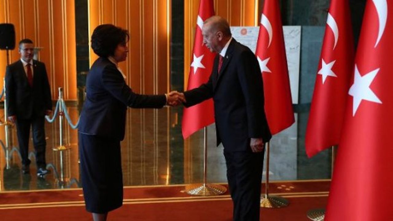 “Türkiye yönetilmiyor, Türkiye savruluyor”