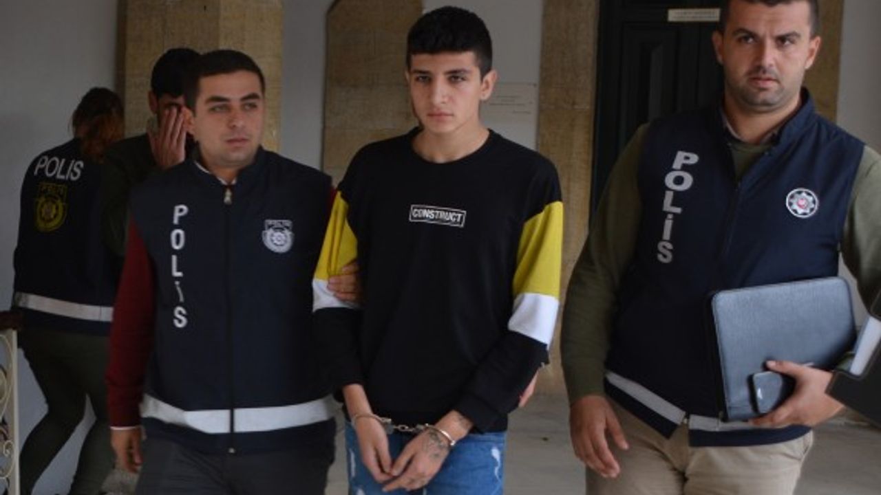 Market faresi, yakayı ele verdi