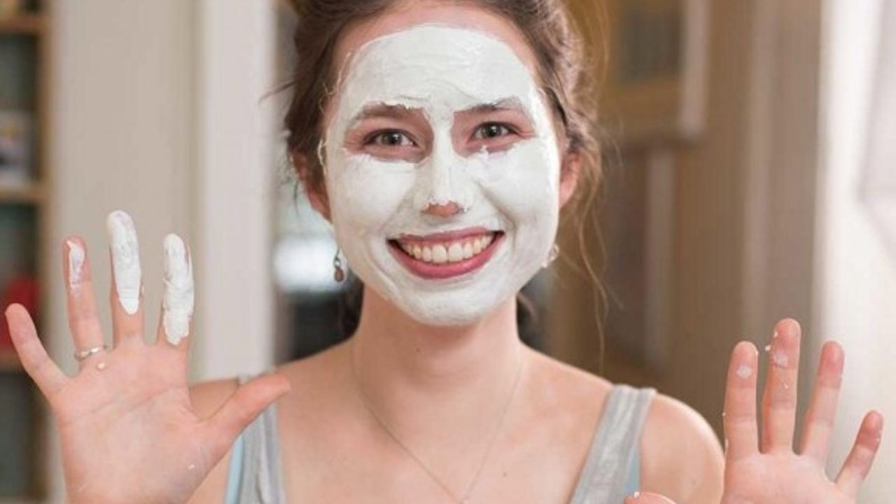 Vaktim Değerli Diyenlere: Evde Yalnızca 2 Malzemeyle Hazırlayabileceğiniz Yüz Maskeleri