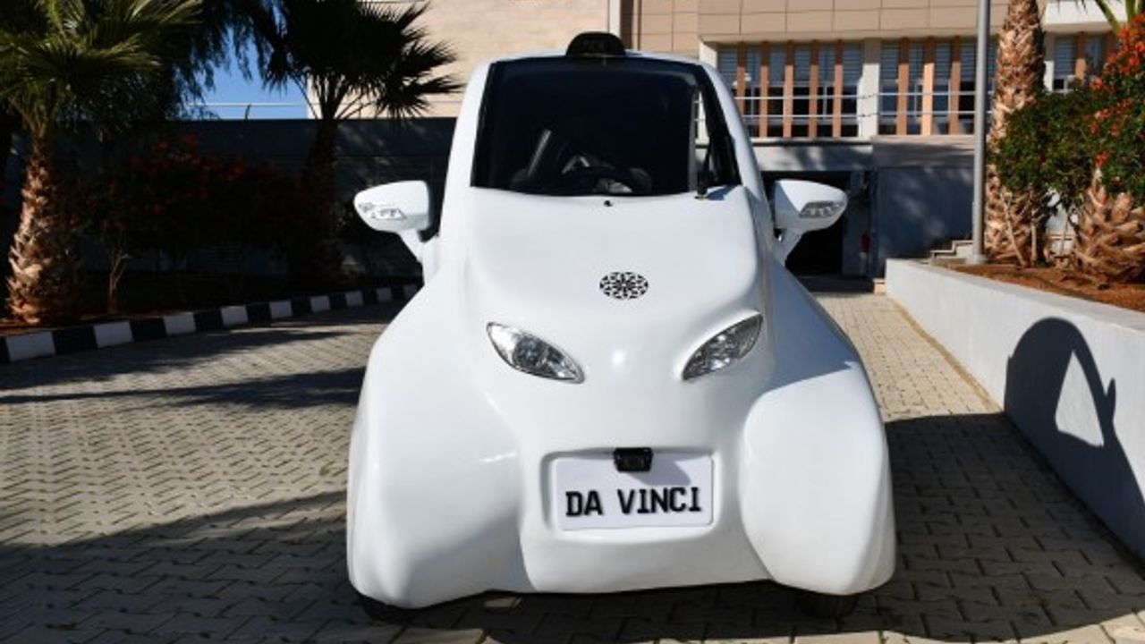 DAÜ’nün tamamen elektrikli aracı ‘Da Vinci’ görücüye çıktı