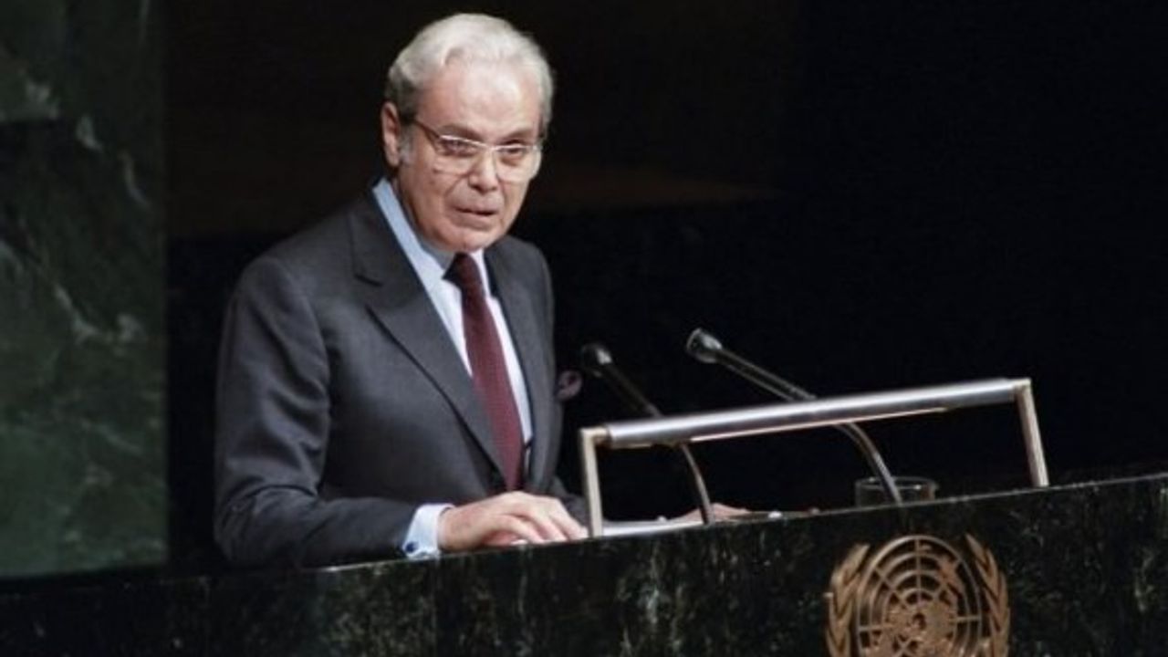 Eski BM Genel Sekreteri Perez de Cuellar vefat etti