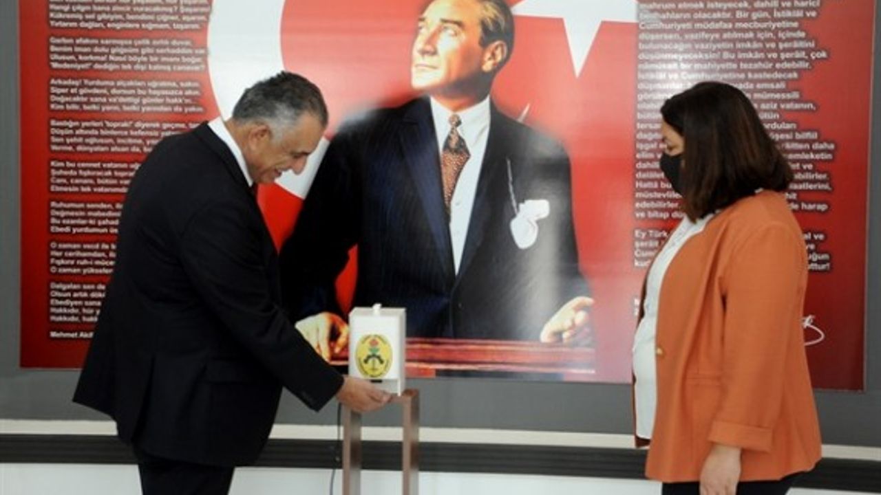 Sedat Simavi Meslek Lisesi'nde “Otomatik El Dezenfektan Makinesi” tanıtıldı