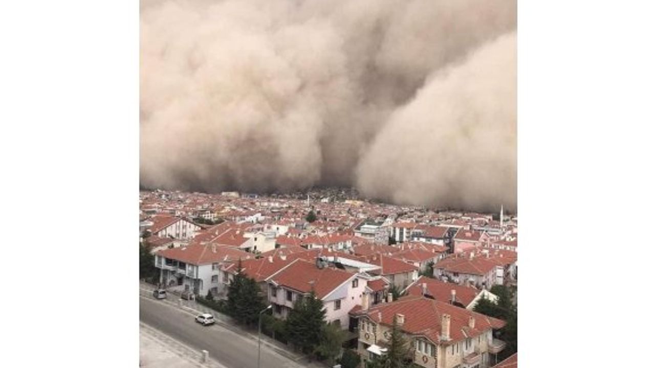 Ankara'da kum fırtınası: 6 yaralı