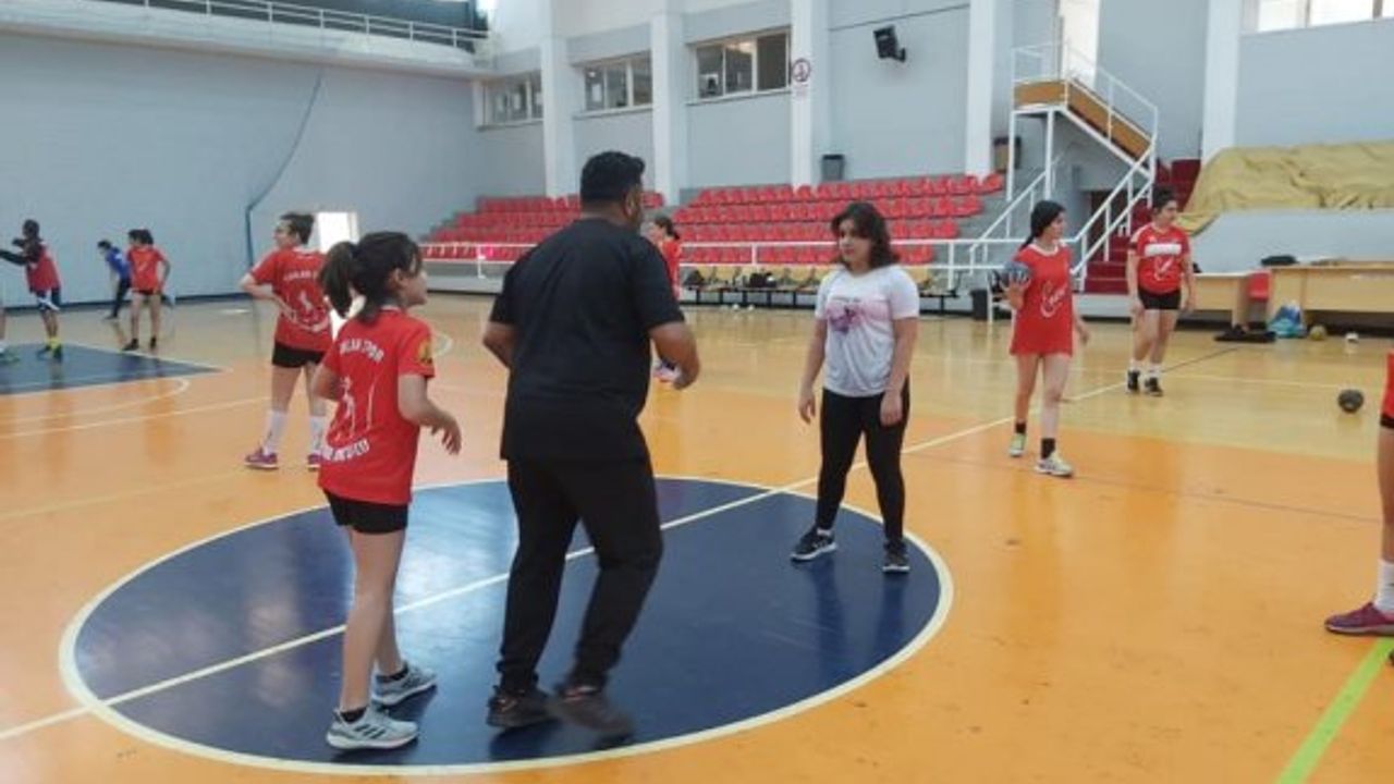 Şahlanspor ve Ozanköy parkede terliyor