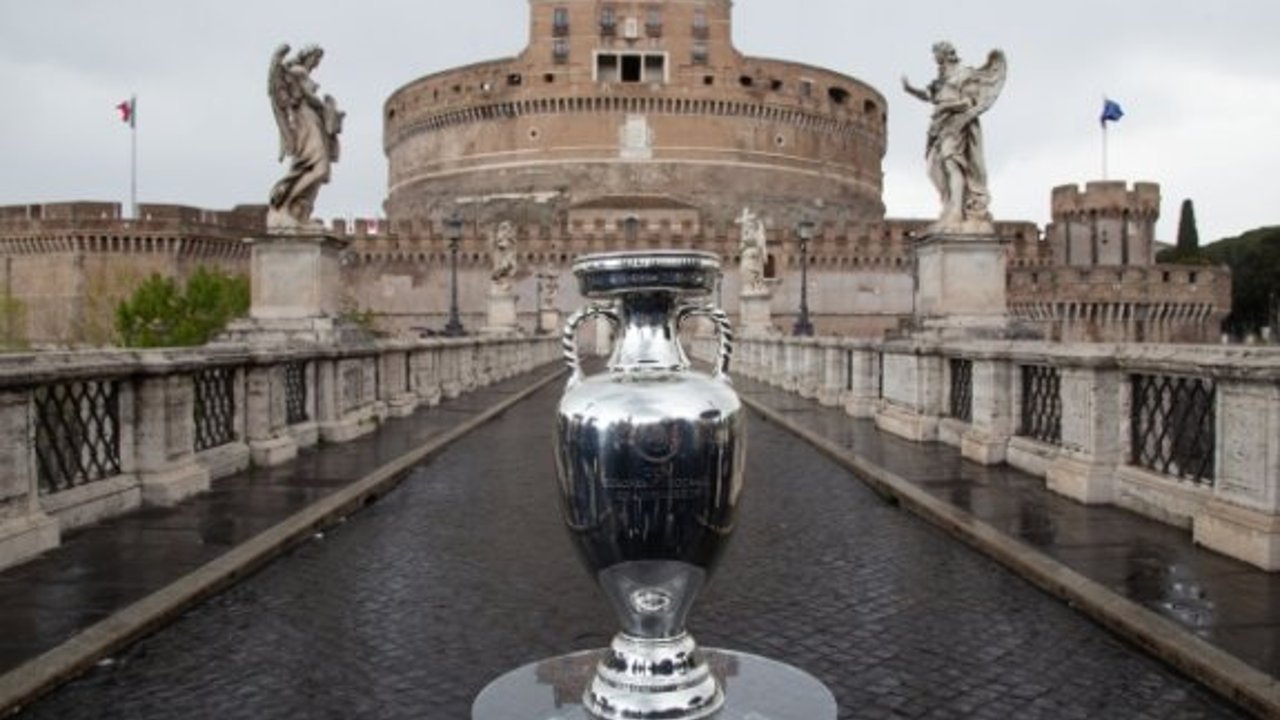 EURO 2020'de yarı final heyecanı başlıyor