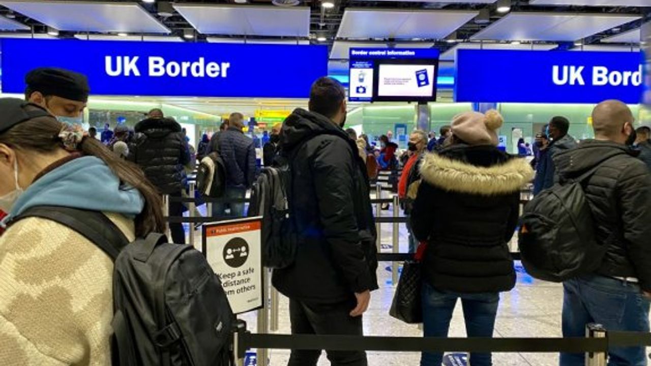 İngiltere tüm ülkeleri kırmızı listeden çıkardı