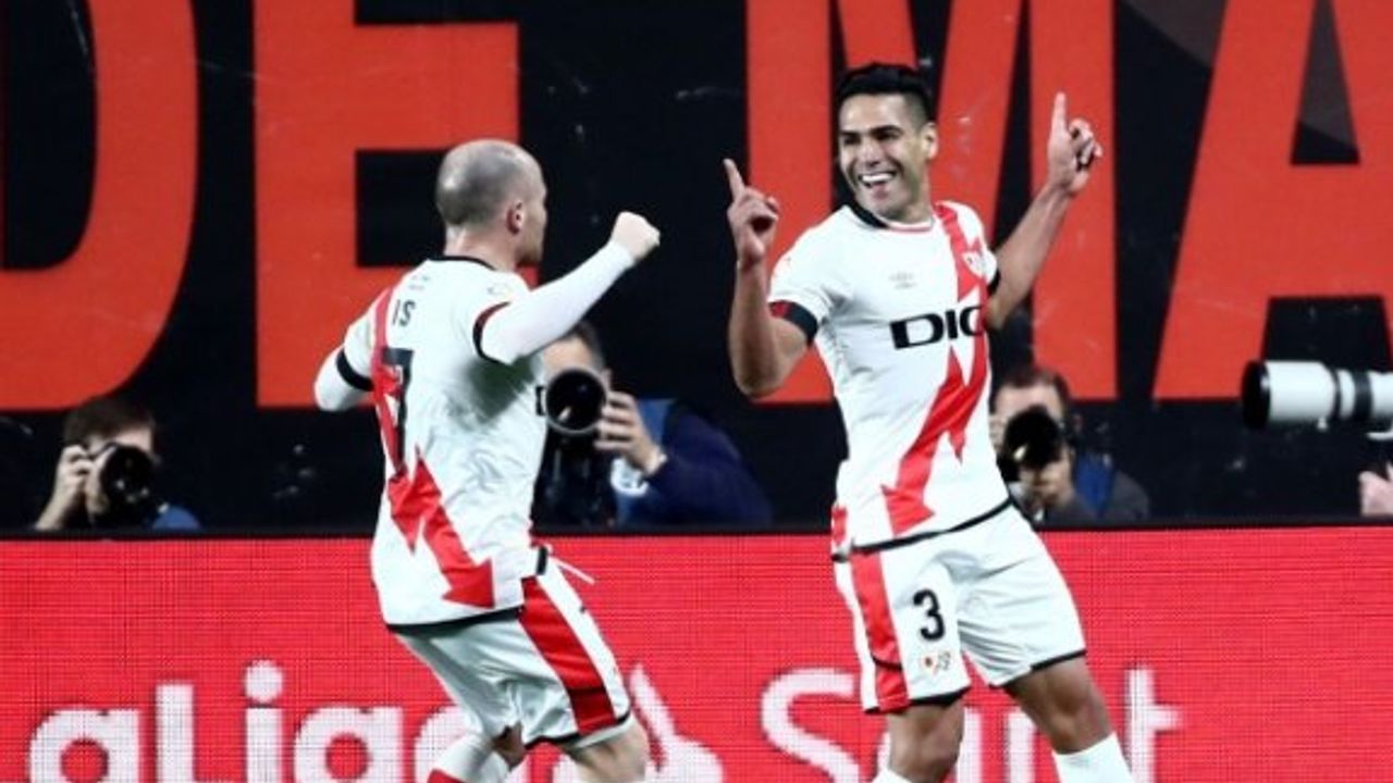 Rayo Vallecano, Barcelona'yı Falcao ile geçti