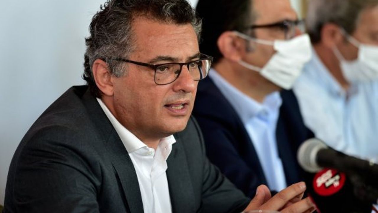 “Tatar'ın mekanı gibi, gündemi de farklı”