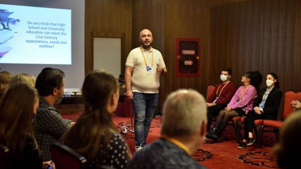 18 ülkeden 90 temsilci gençlik istihdamını masaya yatırdı