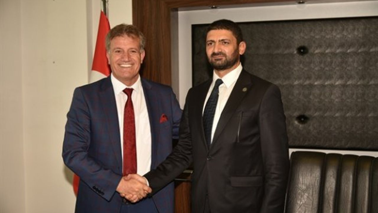 Arıklı, görevini Atun'a devretti