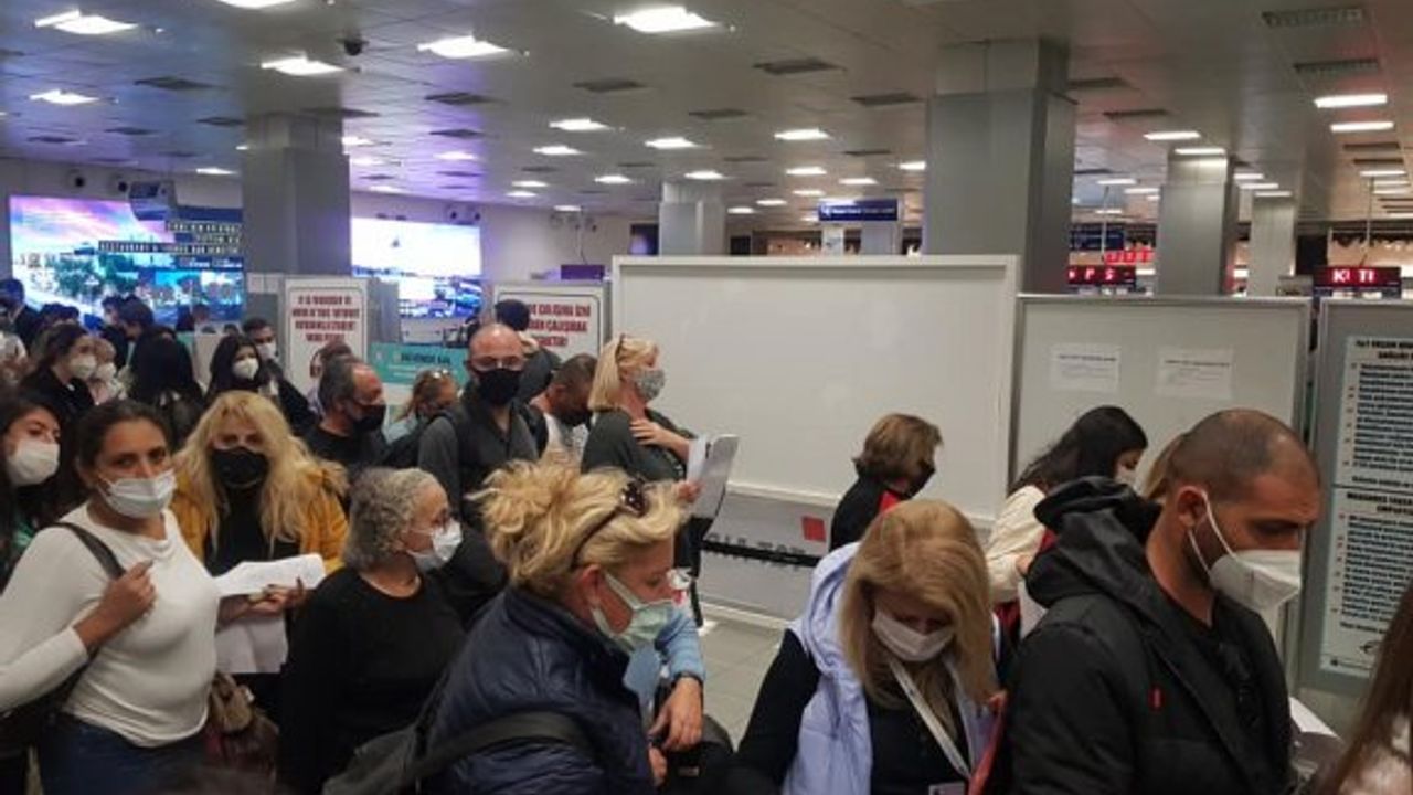 Girişlerde  “72 saatlik negatif PCR/Antijen test sonucu” uygulaması sona erdirilmeli