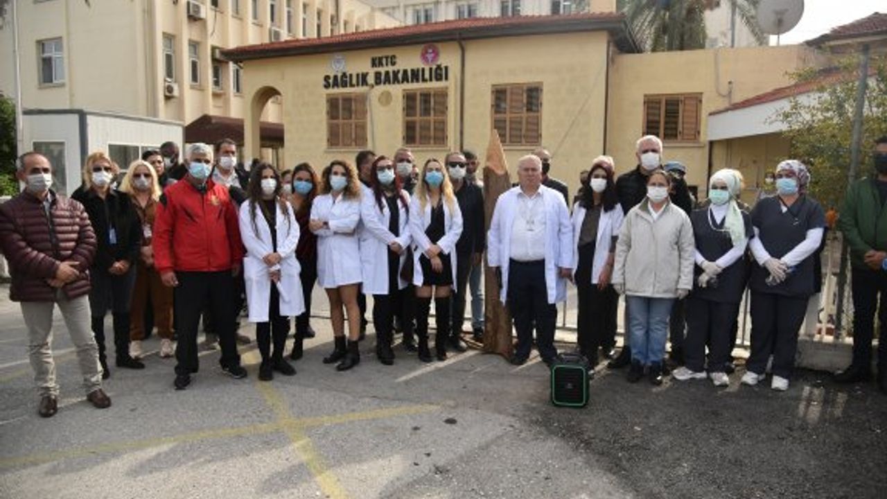 “Hastalar ne olacak, kim tedavi edecek?”