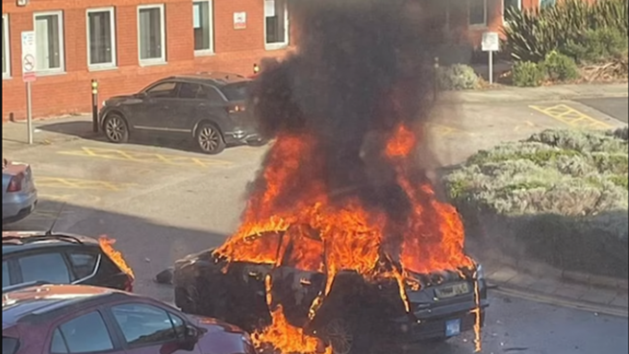 İngiltere'de ulusal terör tehdidi seviyesi 'ciddi' ye yükseltildi