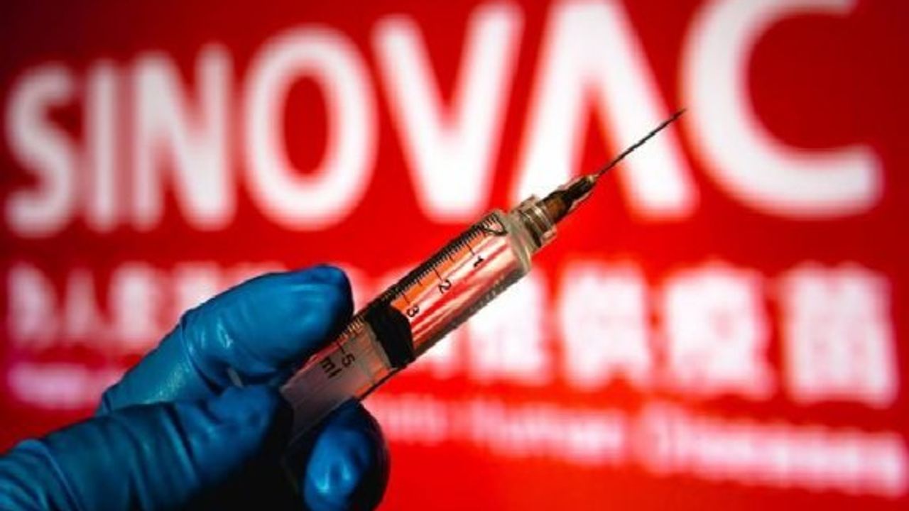 Sinovac aşısı olanlar İngiltere’ye seyahat edebilecek