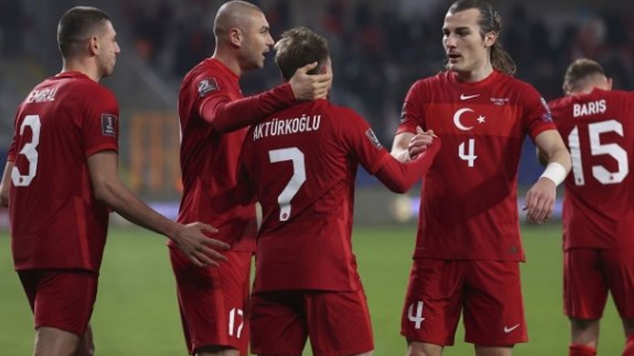 Türkiye FIFA sıralamasında iki basamak yükseldi