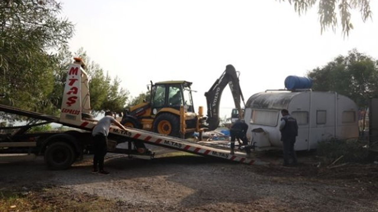 İskele'deki Onur Camping bölgesindeki karavanlar tahliye ediliyor