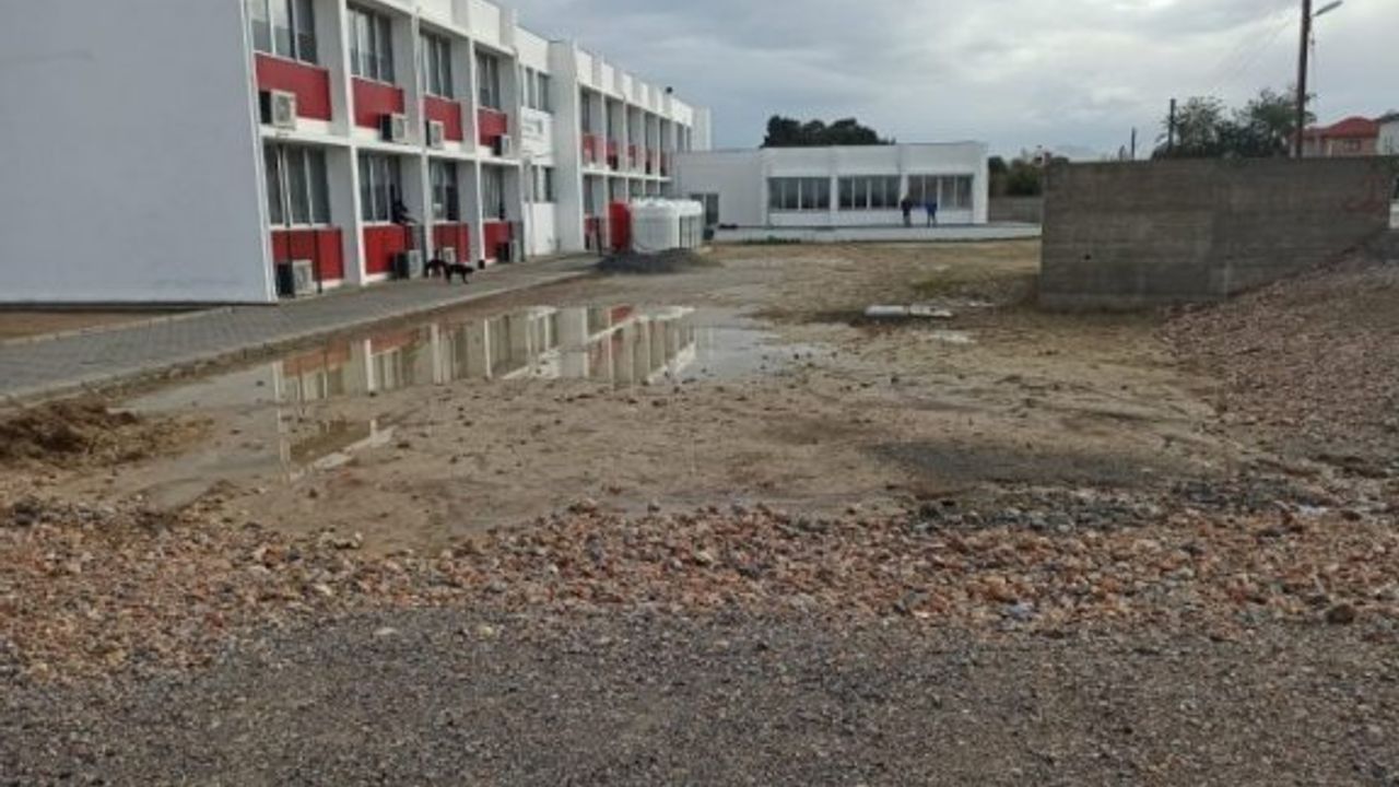 “Osman Nejat Konuk Ortaokulu’nun eksikleri neden giderilmiyor?”