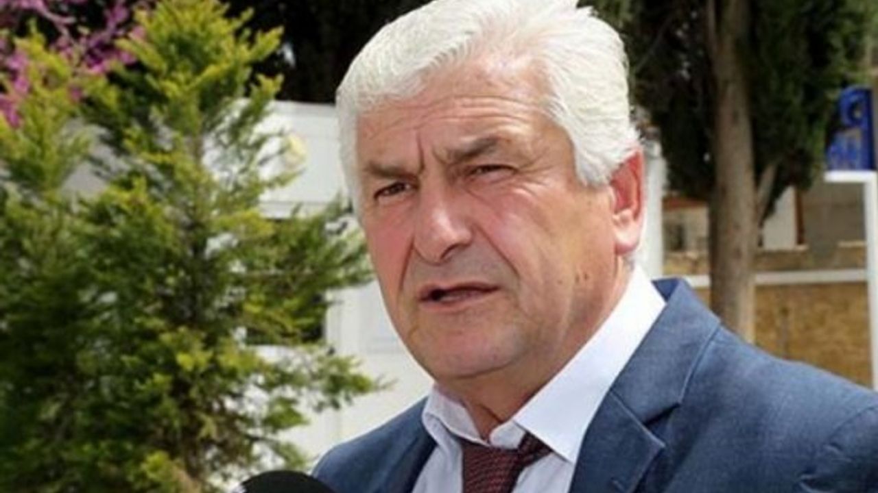 “Tatar’ın bölücü politikasına 8 bin Kıbrıslı Türk’ten tokat”