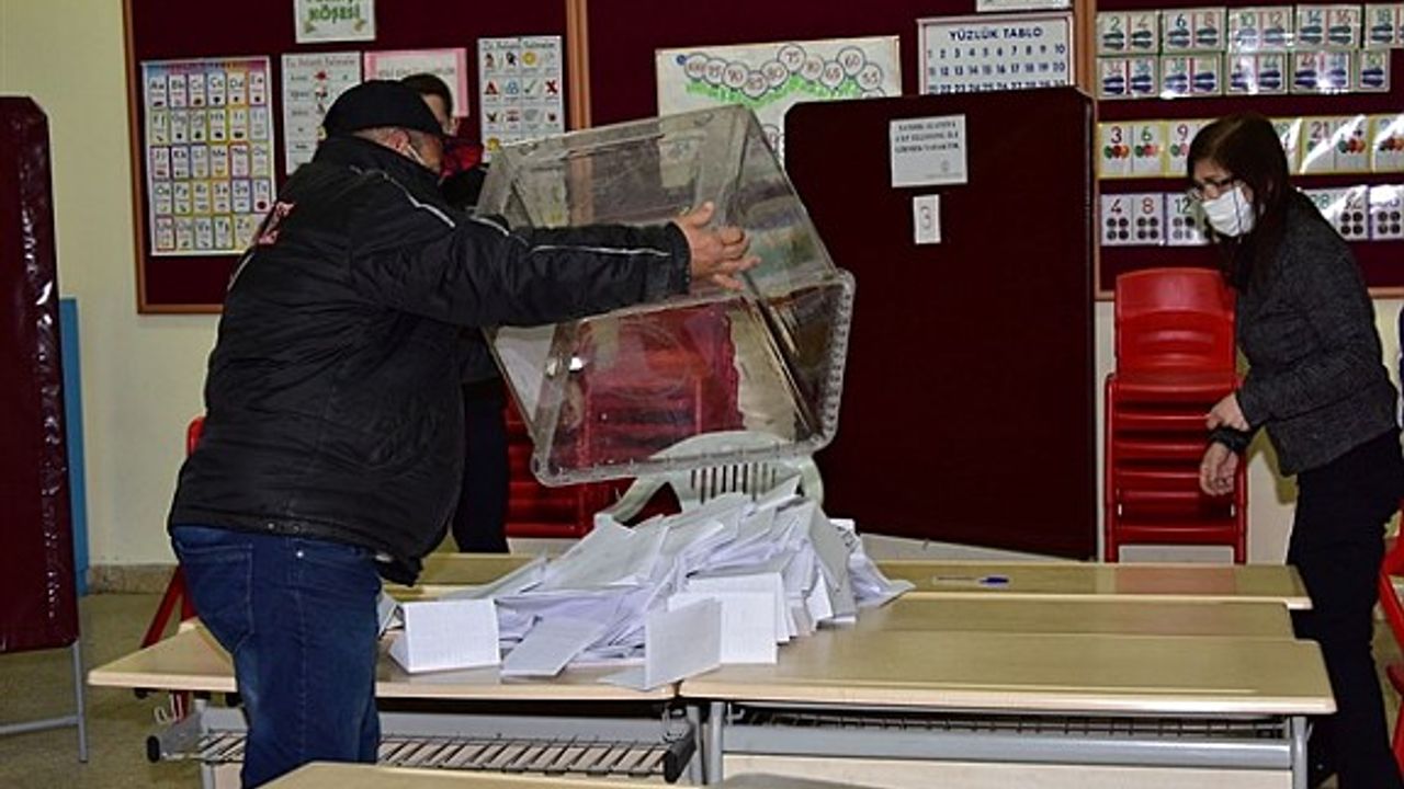 Açılan 715 sandığa göre UBP farkı açtı