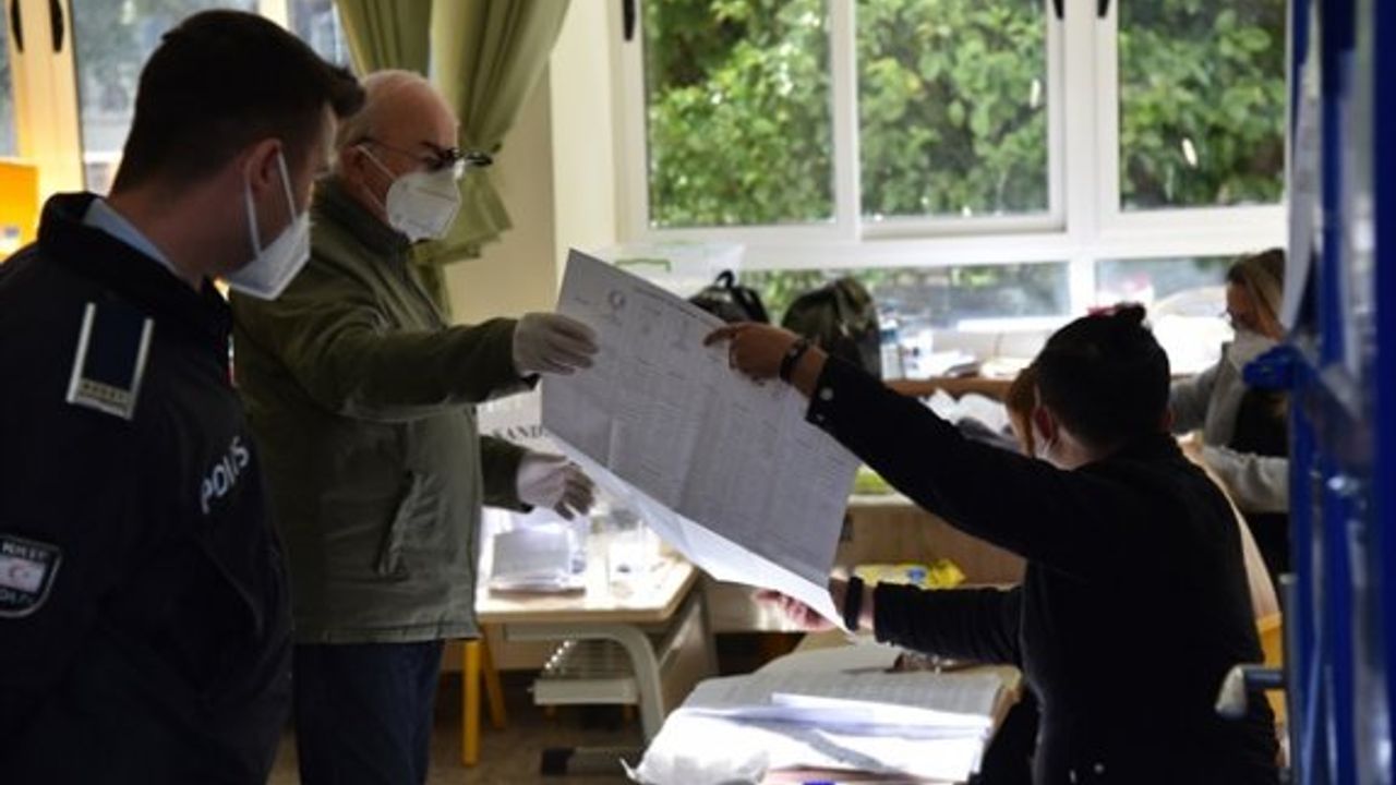 Saat 15.00 itibariyle seçime katılım oranı  yüzde 43.42